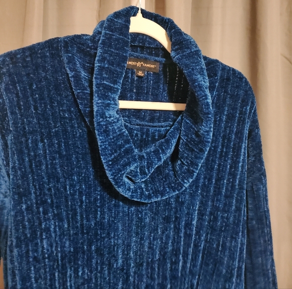 Almost Famous Chenille Cropped Sweater - Picture 8 of 10